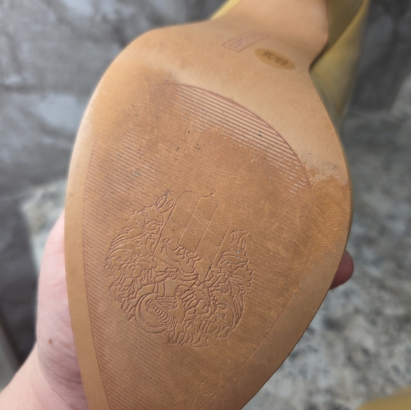 Shoes  Size36.    Vince Camuto - Picture 6 of 11